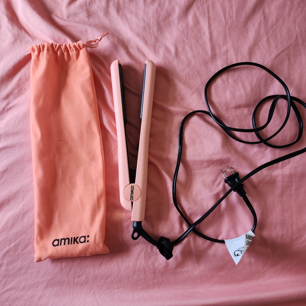 Amika Hair Straightener
